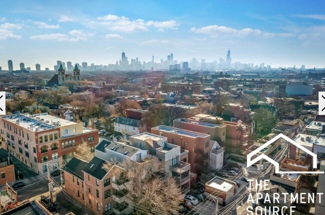 Building Photo - 2334 N Greenview Ave