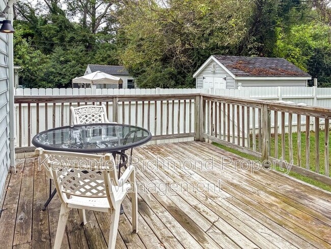 Building Photo - 1019 Halsey Ln