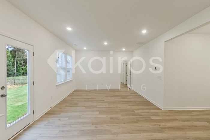 Building Photo - 115 Silver Maple Ln