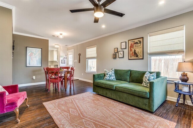 Primary Photo - 1718 Berkley Ave