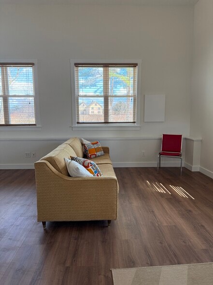 Building Photo - 30 Smith Bridge Rd