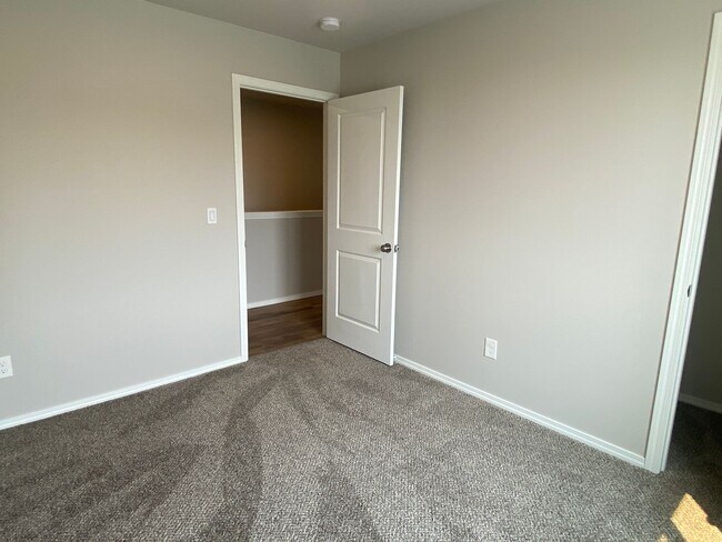 Building Photo - Apple Casitas Condominiums