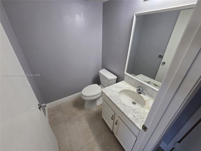 Building Photo - 3200 Port Royale Dr N