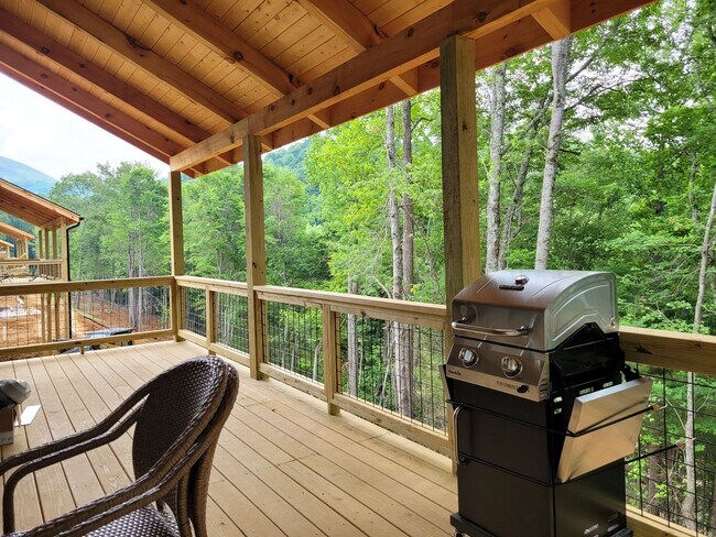 Building Photo - Beautiful Brand New 2bd Cabin in Trade, Tennessee