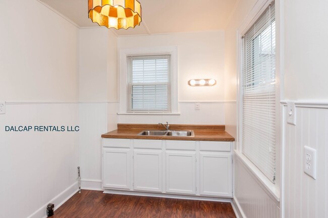 Building Photo - Firestone Park Home Available