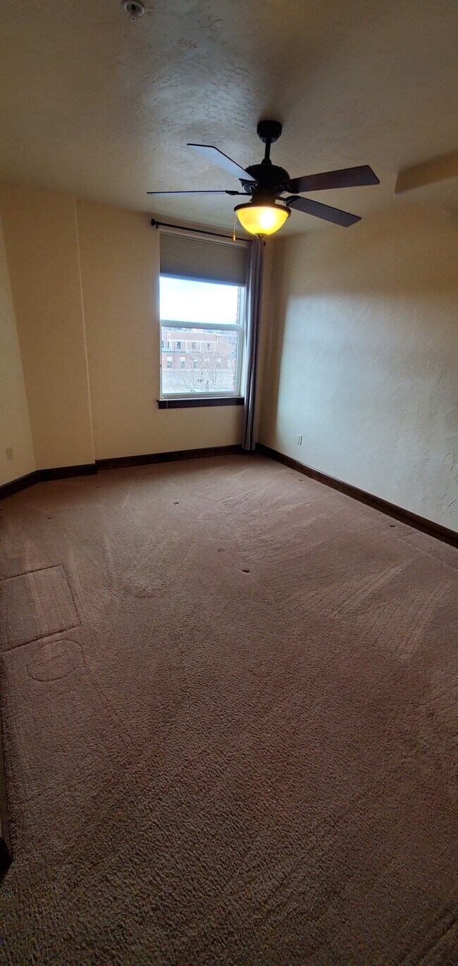 bedroom 2 with walk in closet and bathroom/shower - 503 1st Ave N
