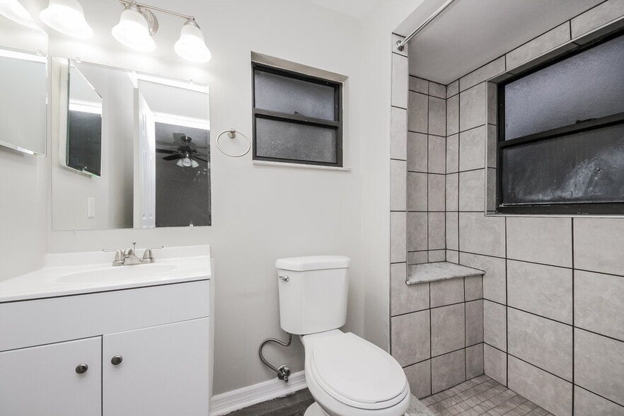 Building Photo - 2928 Dana Ln