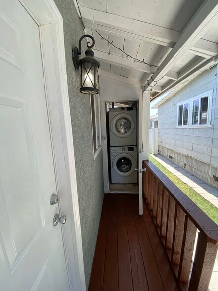 Building Photo - 2002 18th St