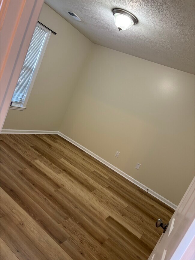 Building Photo - 1510 Abby Way