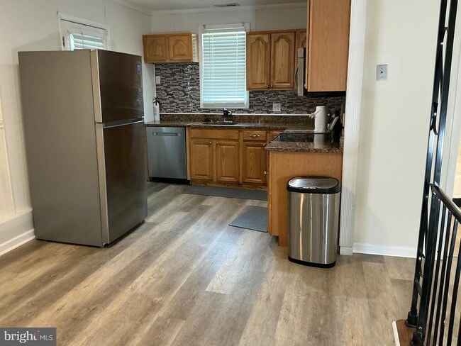 Building Photo - 818 Balsamtree Pl