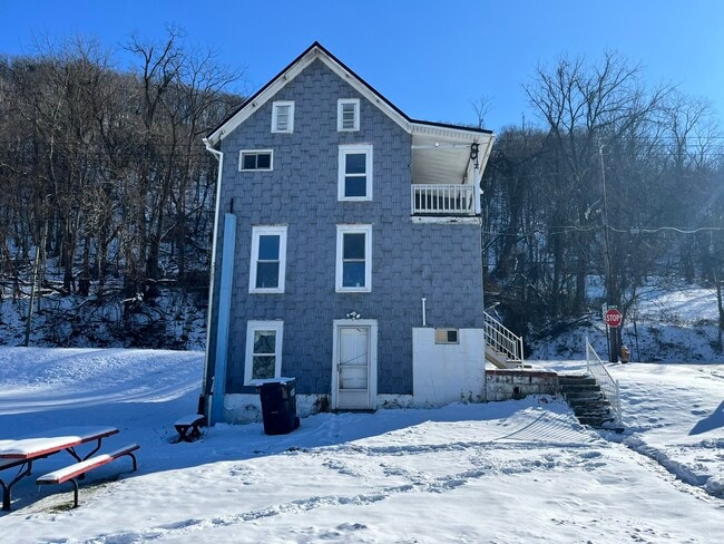 Building Photo - Herndon Blue House