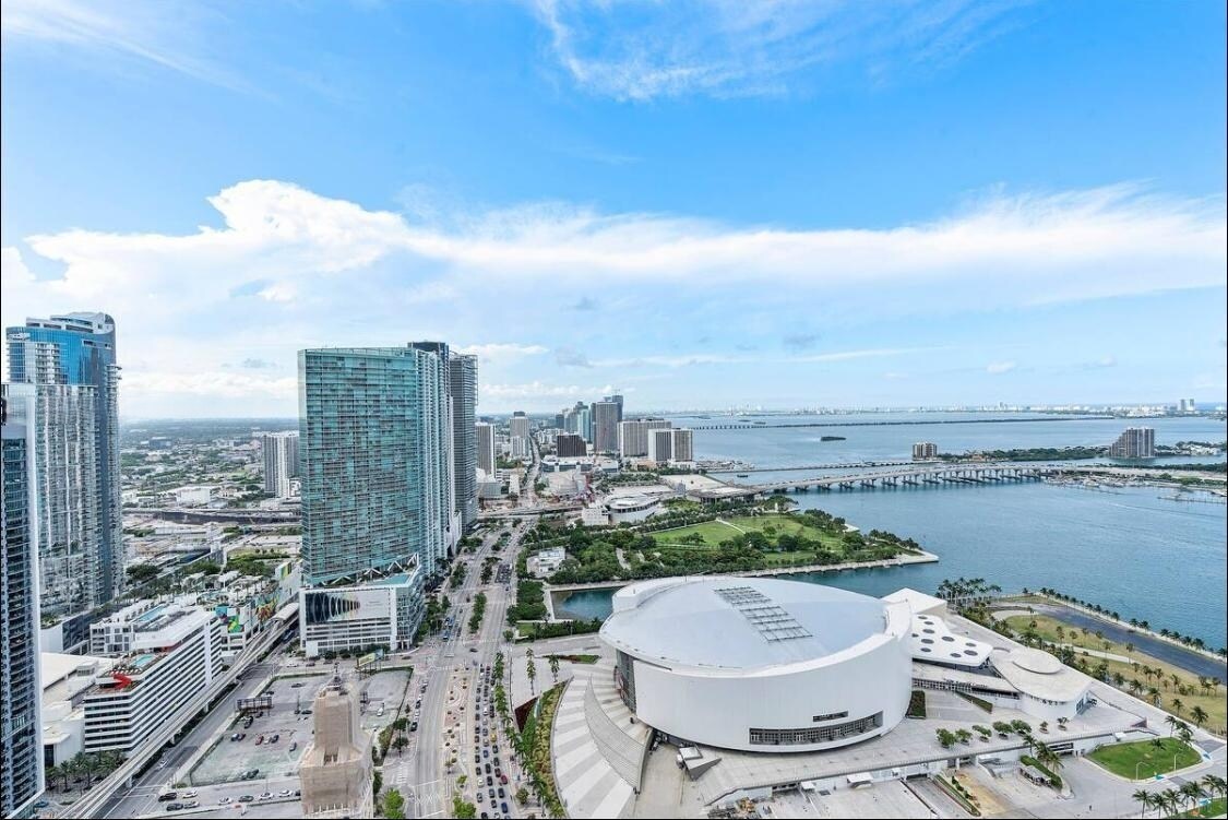 Building Photo - 398 NE 5th St