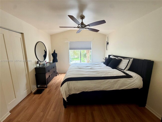 Building Photo - 1012 Coral Club Dr