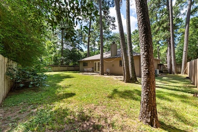 Building Photo - 8 Fallenstone Dr