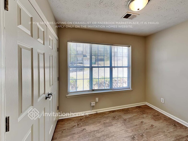 Building Photo - 2978 Rapids Dr