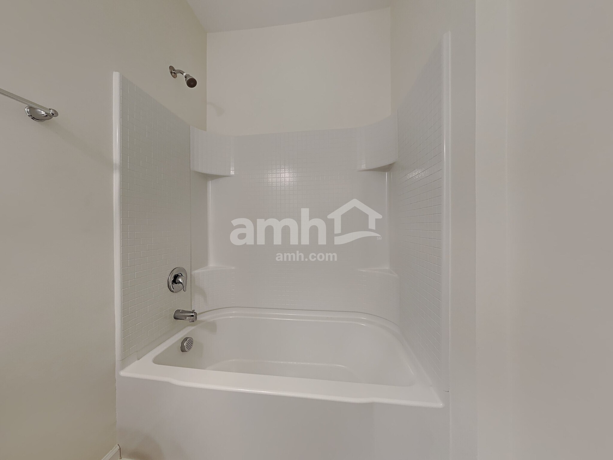 Building Photo - 123 Orion Way