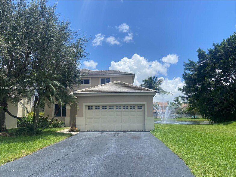 Primary Photo - 241 E Bayridge Dr