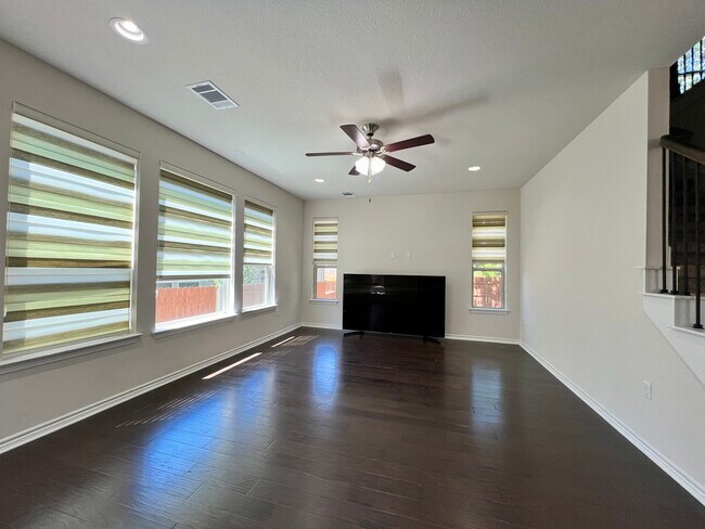 Building Photo - 9003 Gage Dr