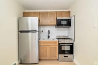 Building Photo - 921 Tyson Ave