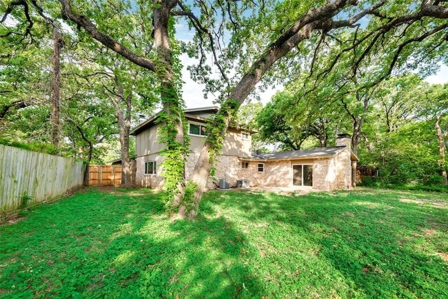 Building Photo - 2817 Blackwood Dr