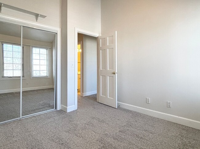 Building Photo - 943 Sage Park Ln S