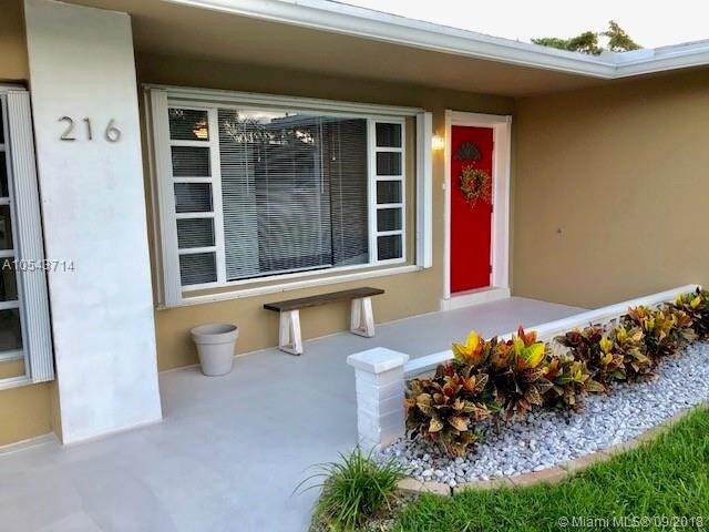 Building Photo - 216 SE 5th St