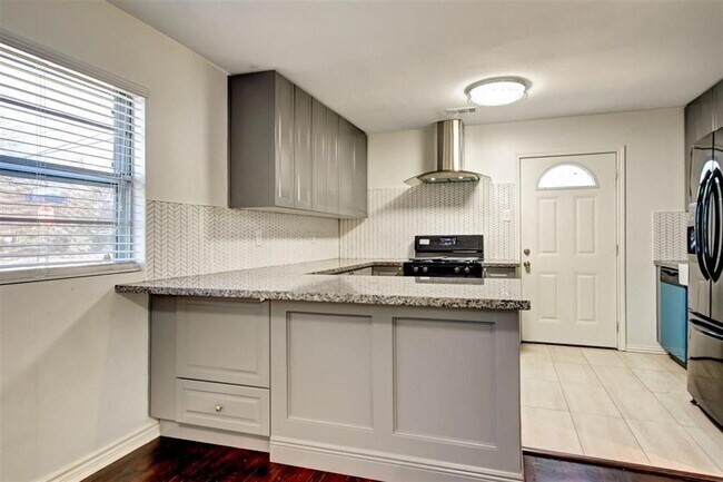 Building Photo - 1316 Zora St