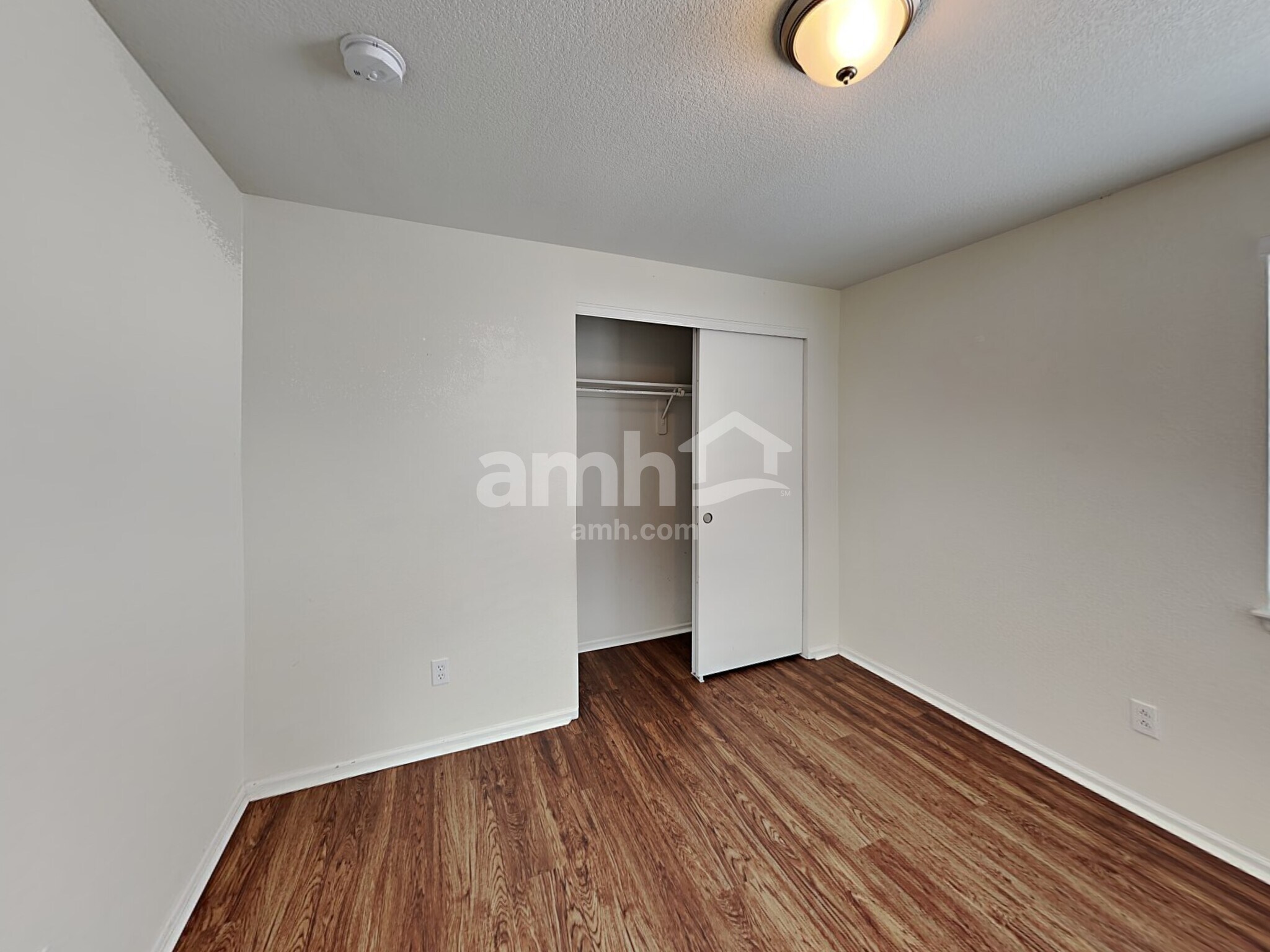 Building Photo - 11260 Jamaica St