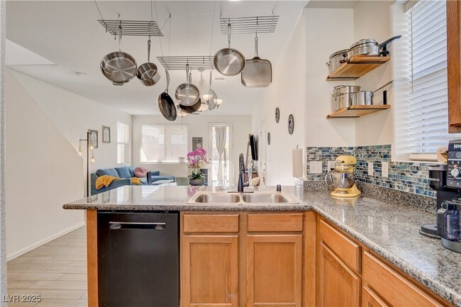 Building Photo - 5337 Brazelton St