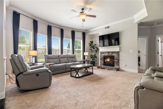 Building Photo - 2701 Blake Towers Ln