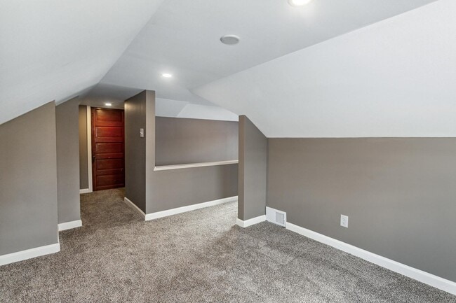 Building Photo - 5883 N 84th St