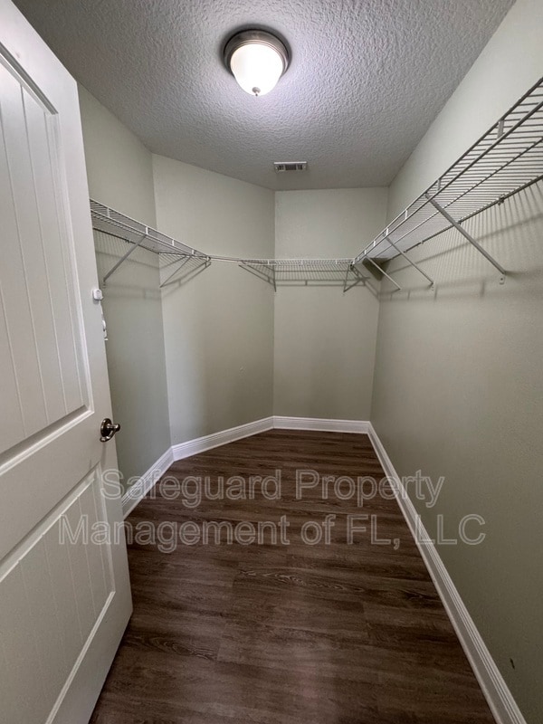 Building Photo - 9615 Laramie Dr