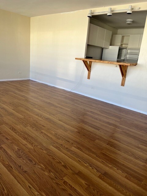 living room/kitchen/dining room - 1450 E 55th Pl