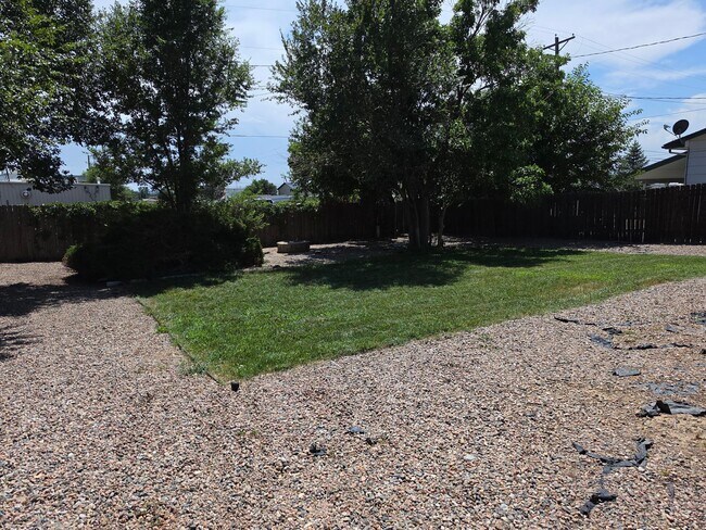 Building Photo - ALL PROSPECTIVE TENANTS MUST SUBMIT A $58 NON-REFUNDABLE APPLICATION FEE PER APPLICANT ONLINE AND...