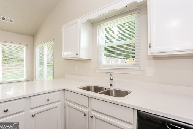 Building Photo - 5985 Green Meadow Way