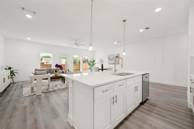 Building Photo - 5609 Woodlands Dr