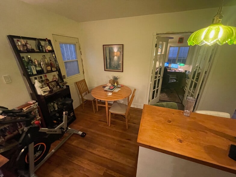 dining area, side door - 326 W Oliver St