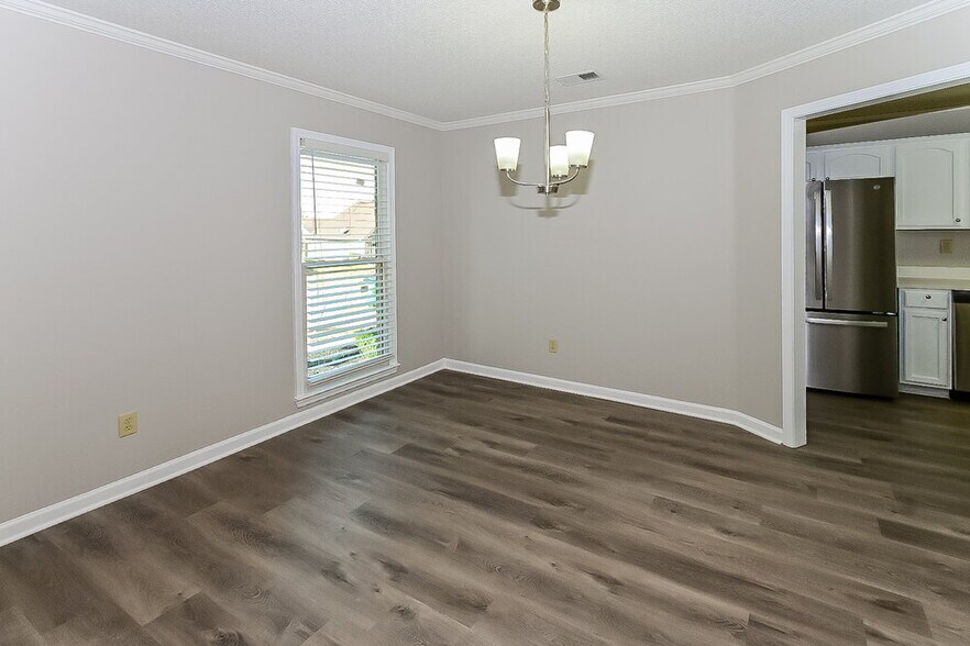 Building Photo - 1120 Mossy Knoll Dr