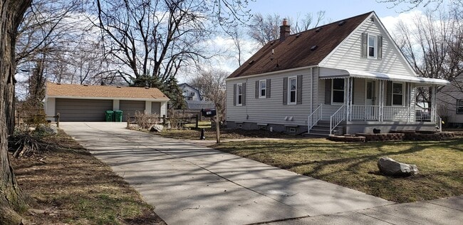 Primary Photo - 1820 Belton St