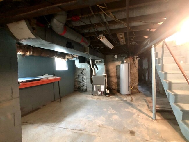 Building Photo - Mt Washington, 2 Bed 1.5 Bath House with Parking, A/C, Patio and More!