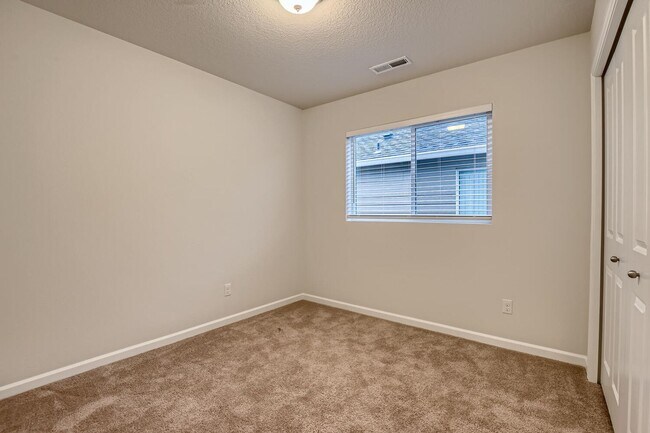 Building Photo - Beautiful Gresham Single-Family Home COMING SOON with a SPECIAL OFFER of $150 credit on your firs...
