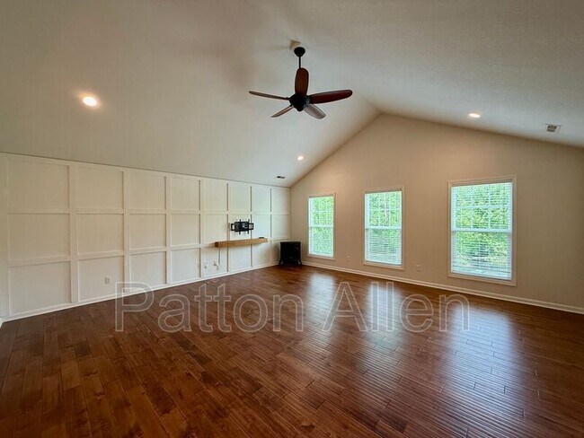 Building Photo - 47 Parrot Rd