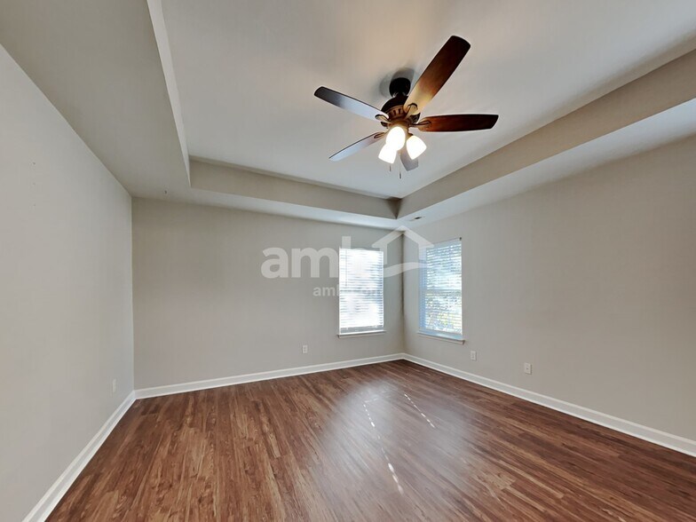 Building Photo - 111 Hawleyville Ln