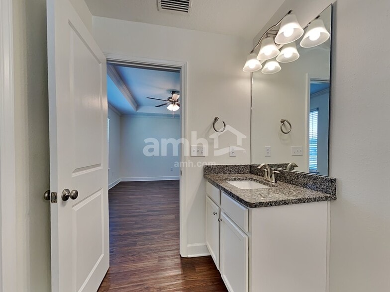 Building Photo - 1155 Tan Tara Trail