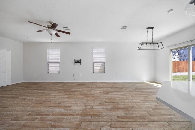 Building Photo - 8909 Winter Haven Rd