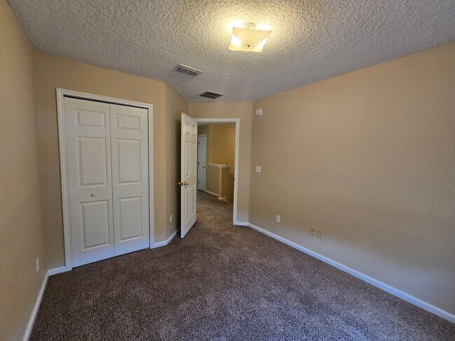 Building Photo - 5260 Collins Rd