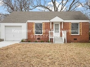 Building Photo - Updated 2 Bed 1 Bath Rental Home Tulsa