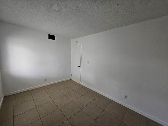 Building Photo - 2220 NW 59th Wy