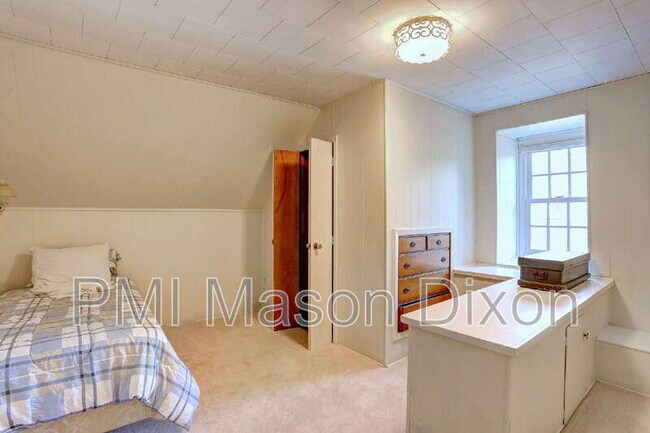 Building Photo - 5304 Springlake Way