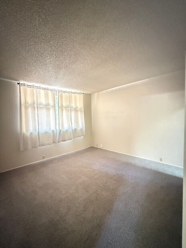 Building Photo - 3210 Trawler Pl